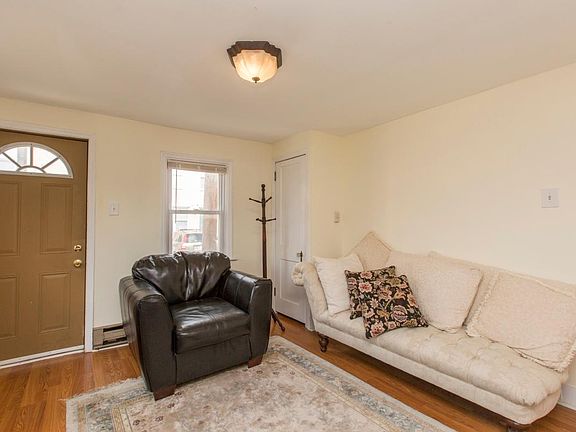 3rd image of 1118 E Hewson St