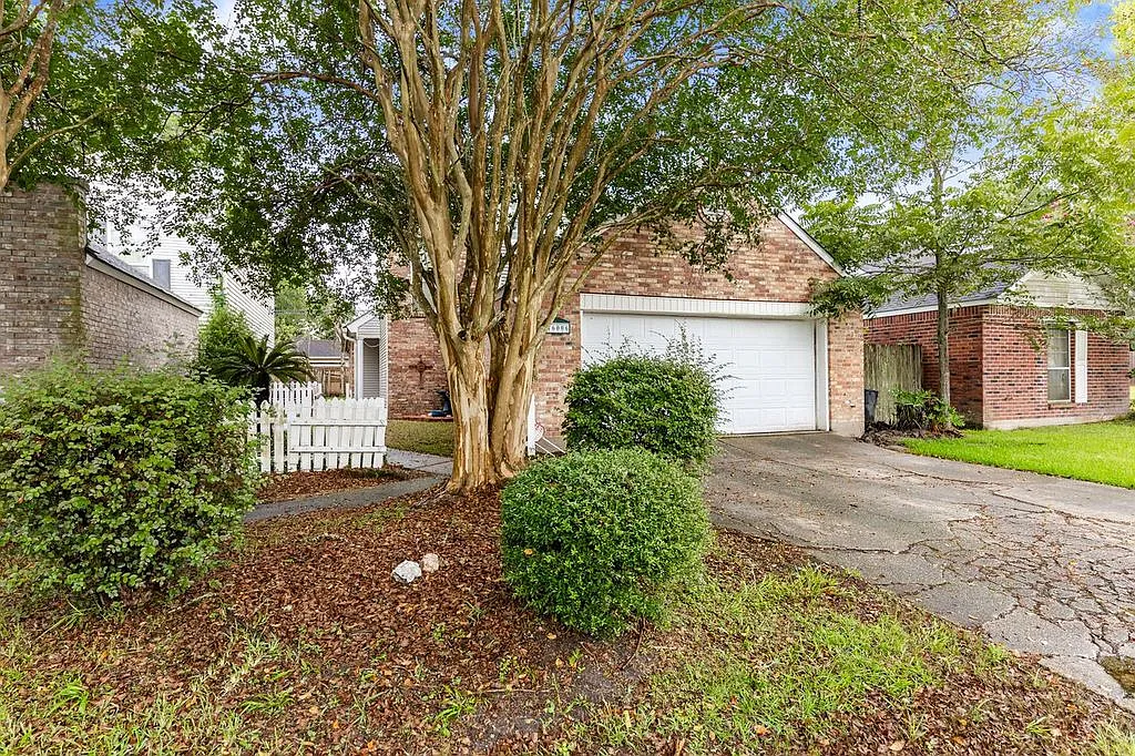 3 bed, 1888 sqft, $1,800 — Photo 1