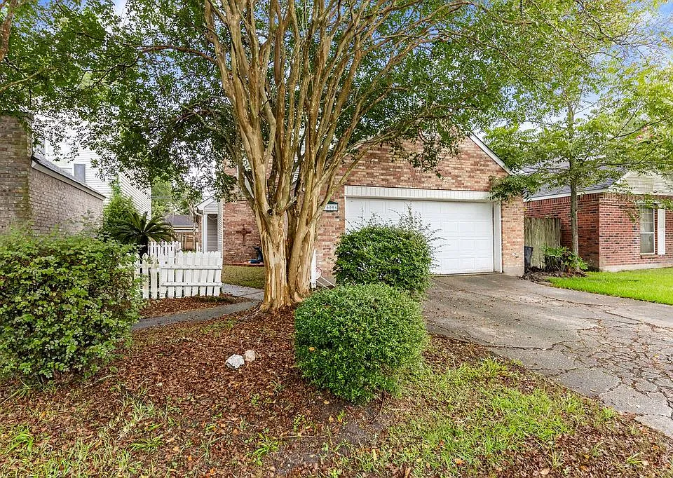16006 Crepemyrtle Dr