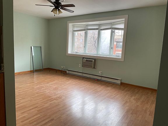 4th image of 5920 N Kenmore Ave APT 415