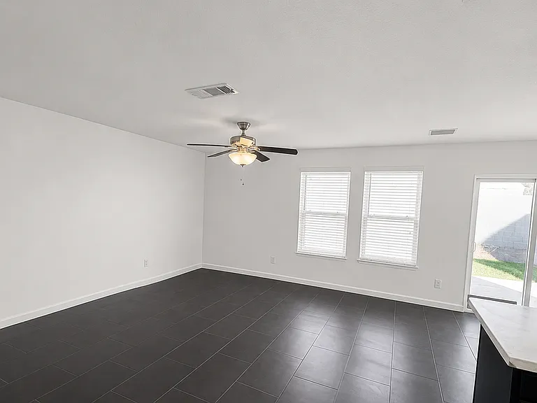 10219 Andalusian Ave SW — Photo 4
