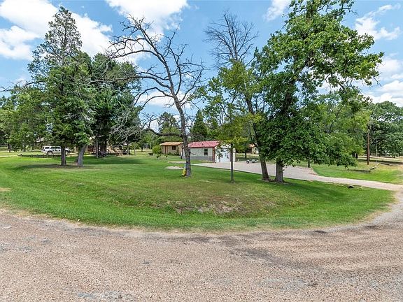 3rd image of 220 Lake Front Dr