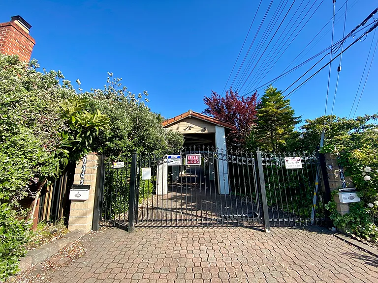 Conlon Ave — Photo 1