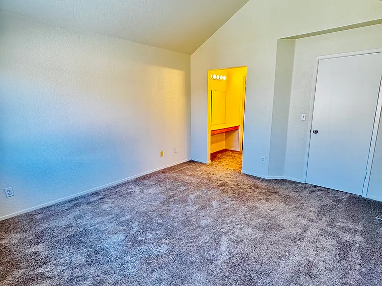 225 Tamarisk Cir — Photo 14