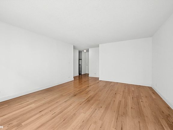 3rd image of 130 W 67th St APT 4-G