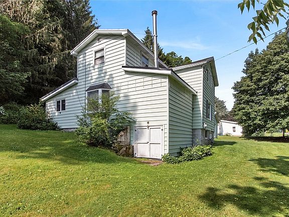 5th image of 11 Van Marters Ln