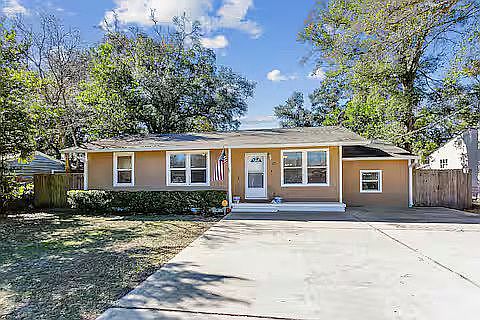 2nd image of 105 Rue Max St