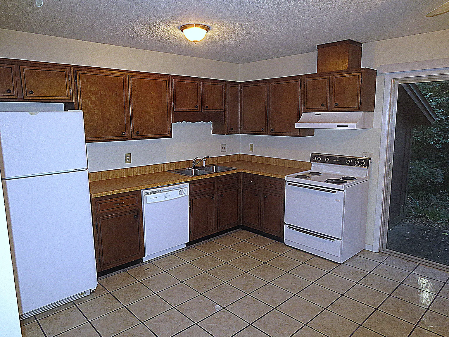 2 bed, 960 sqft, $1,200 — Photo 4
