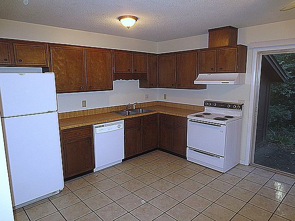 Eat in kitchen