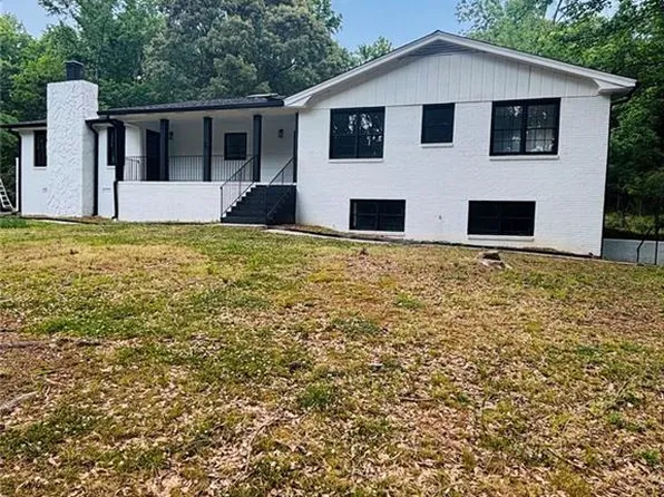 165 N Morning Dove Dr, Fayetteville, GA 30215