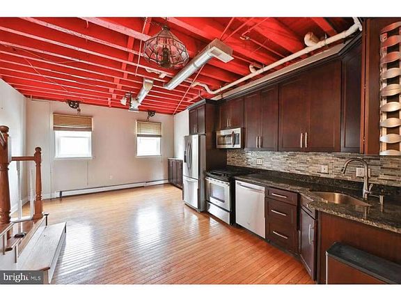 3rd image of 727 League St #2