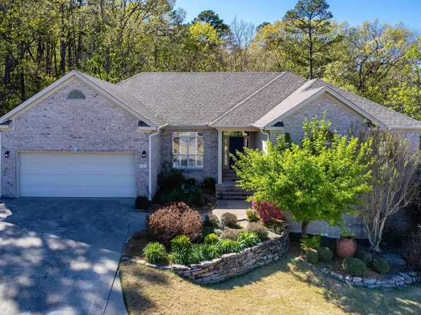 8 Clervaux Dr, Little Rock, AR 72223