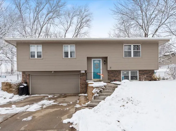 207 Meadow Dr, Treynor, IA 51575