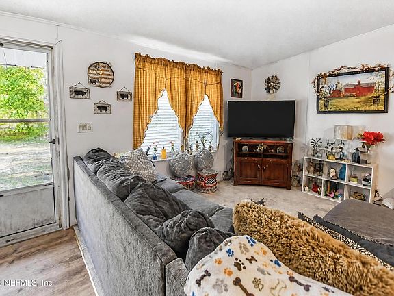 3rd image of 222 PLUMOSA Drive