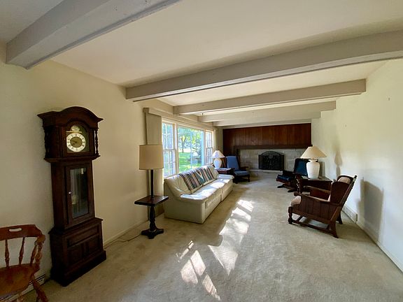 2nd image of 809 McClaran Ave