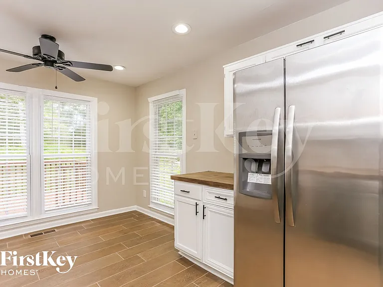 5395 Telford Ct — Photo 7