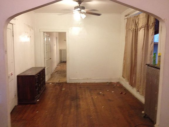 2nd image of 138 S Austin Blvd