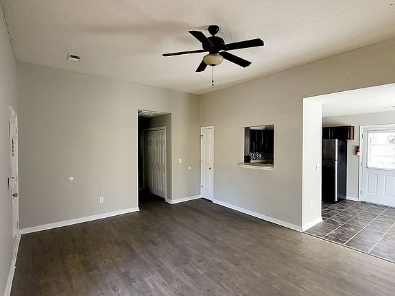 4th image of 511 Caddis Creek Rd