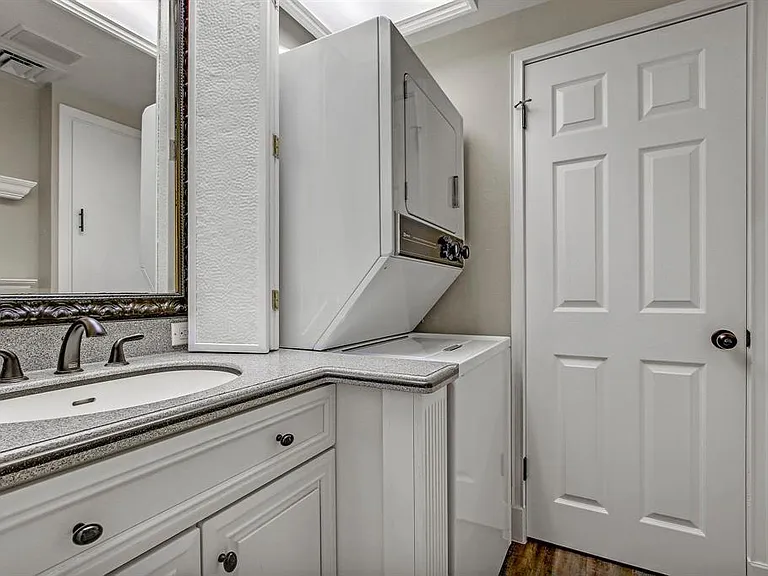 1801 Lavaca St #5F — Photo 13