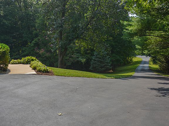 5th image of 12 Hulvey Dr