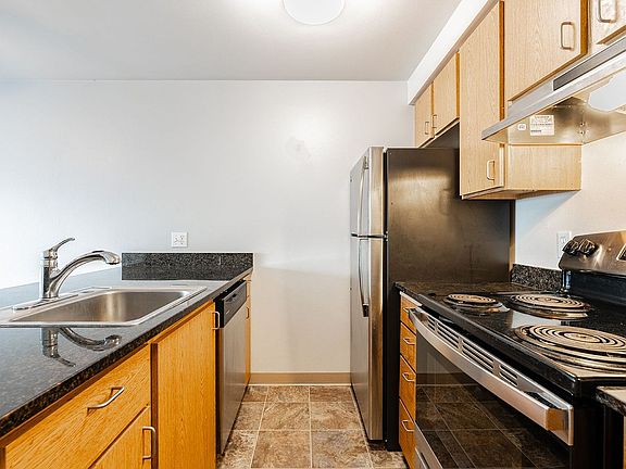 4th image of 503 13th Ave E APT 306