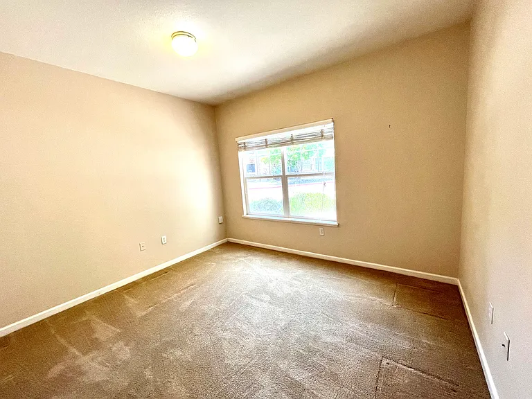 5225 White Willow Dr #H110 — Photo 12