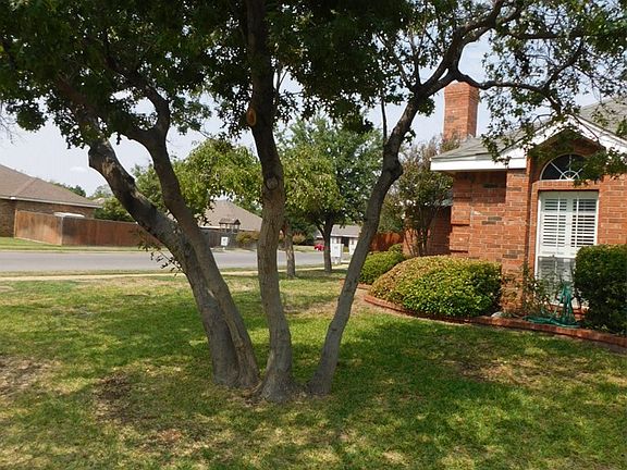 2nd image of 4412 Rosewood Dr
