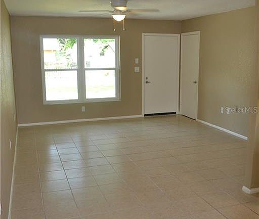 5th image of 480 Oak Dr
