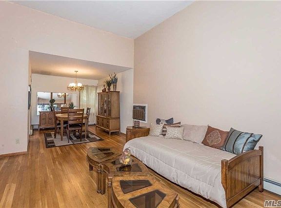 5th image of 21 Clafford Ln
