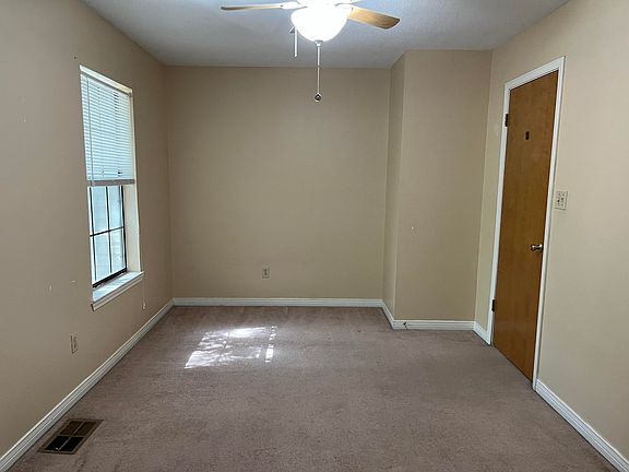 5th image of 216 1st St SE APT D