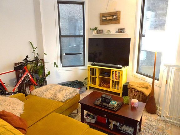 5th image of 1509 N Rockwell St APT 1