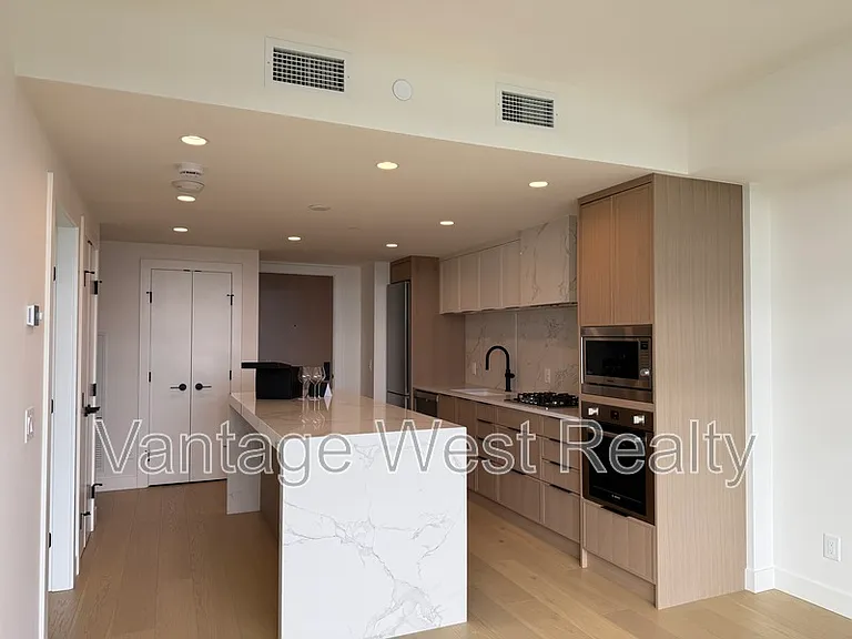 3800 Capozzi Rd #1109 — Photo 8