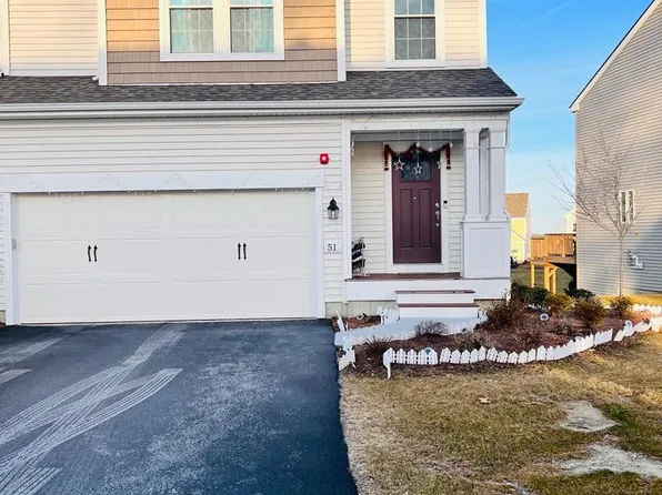 51 Aspen Way, Hopkinton, MA 01748