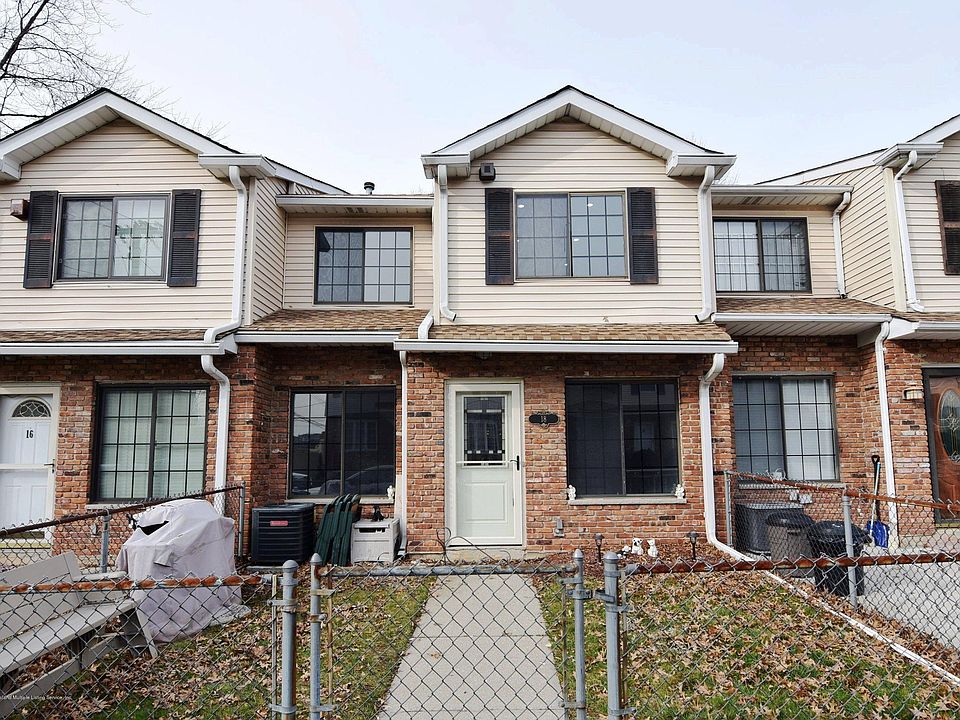 1st image of 18 Ferndale Ct
