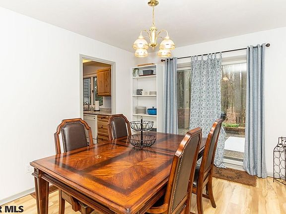 5th image of 519 Briarwood Ln