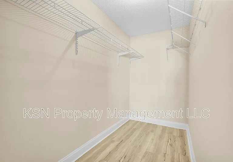 7331 Leghorn St — Photo 24