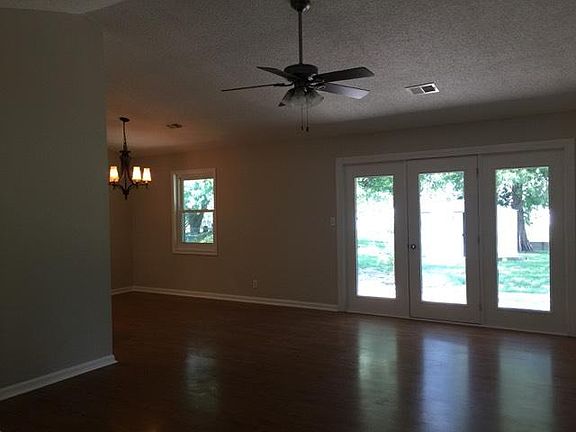3rd image of 2044 Eastland Ct