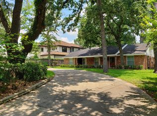 5304 Woodway Dr, Houston, TX 77056