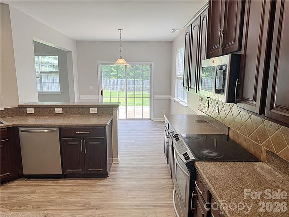 5th image of 13514 Delstone Dr