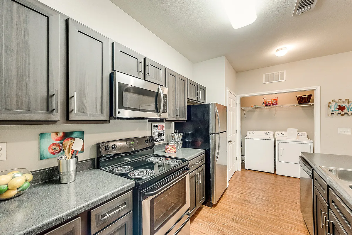 The Encore at Sam Houston - Student Living Priced Per Room — Photo 1