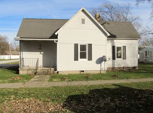 300 S. Delaware St., Greenup, IL 62428