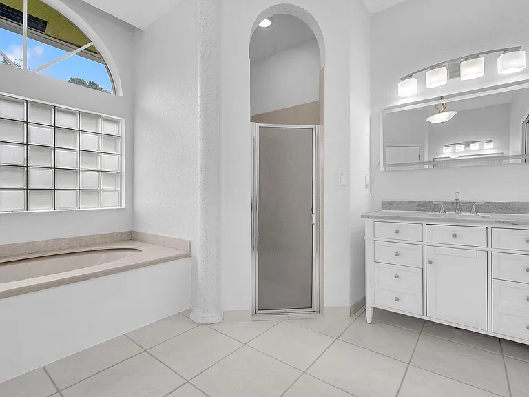 4100 Temple St — Photo 18
