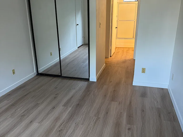 10910 Morrison St — Photo 7