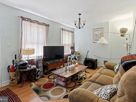 3rd image of 2442 E Gordon St