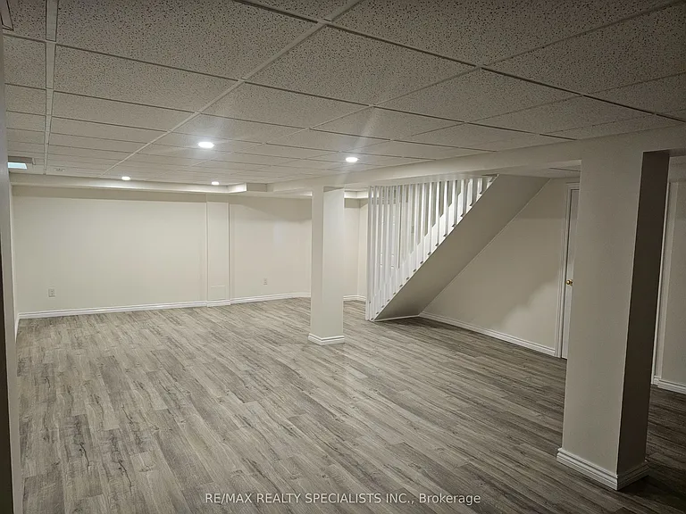 283 Delancey Blvd — Photo 39