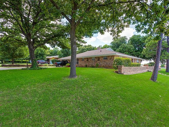 3rd image of 702 Millican Dr