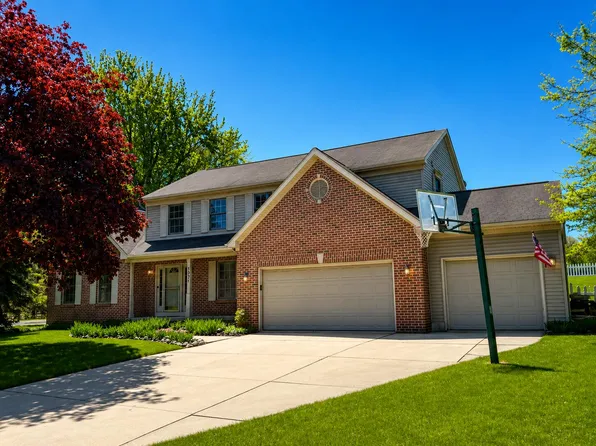 1251 Sweetwood Dr, Okemos, MI 48864