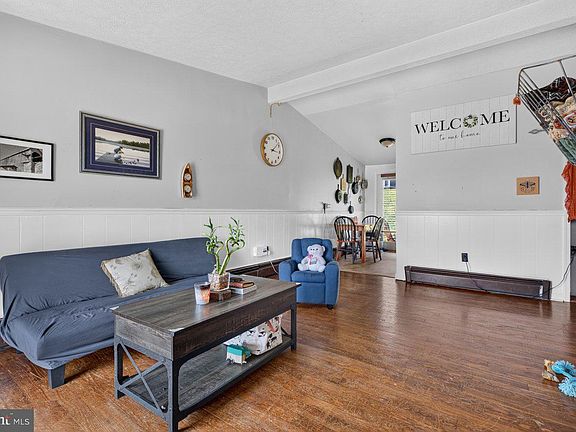 3rd image of 2397 Highview Cir