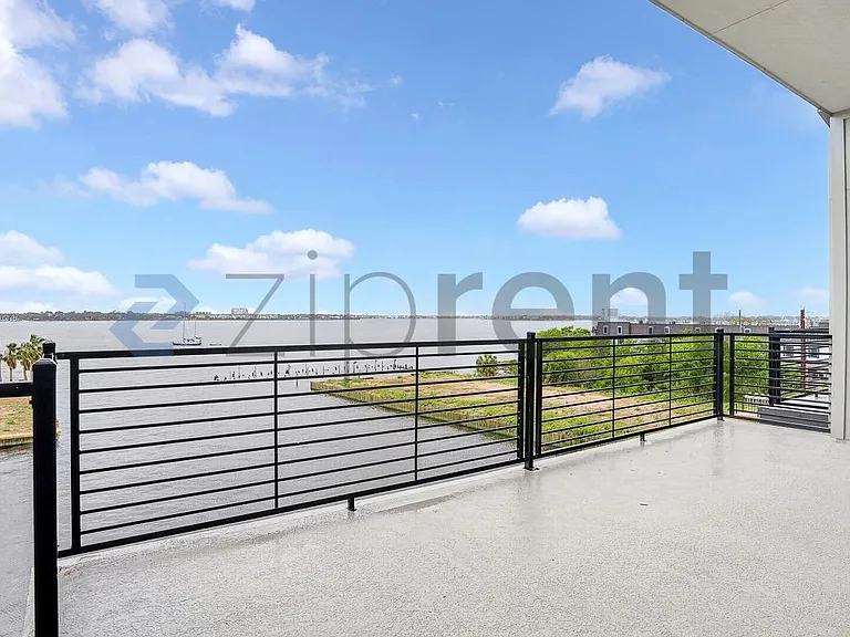 4413 Anthony Court Ln — Photo 26