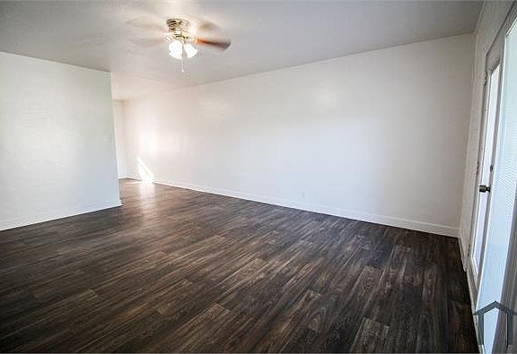 3rd image of 315 W 10th Pl APT 8